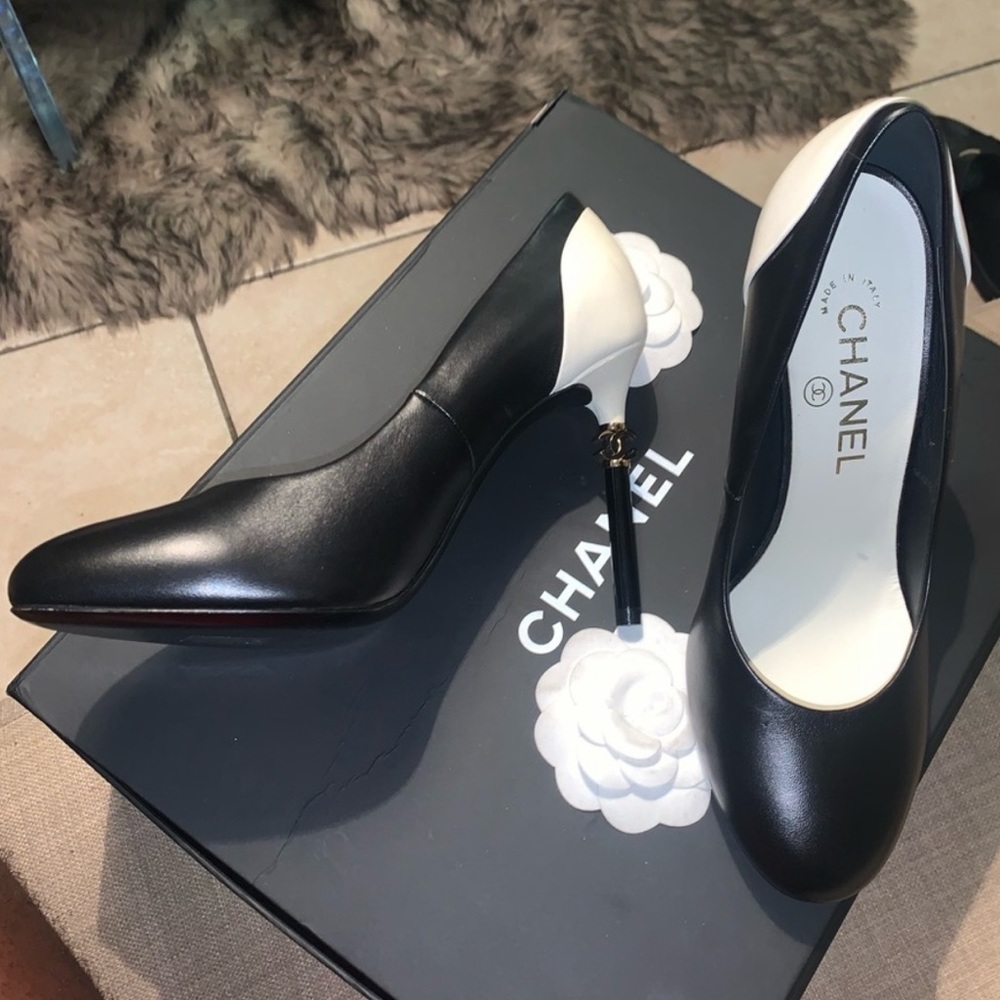 CHANEL Heels